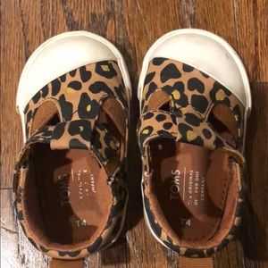 Toms baby shoes size T4